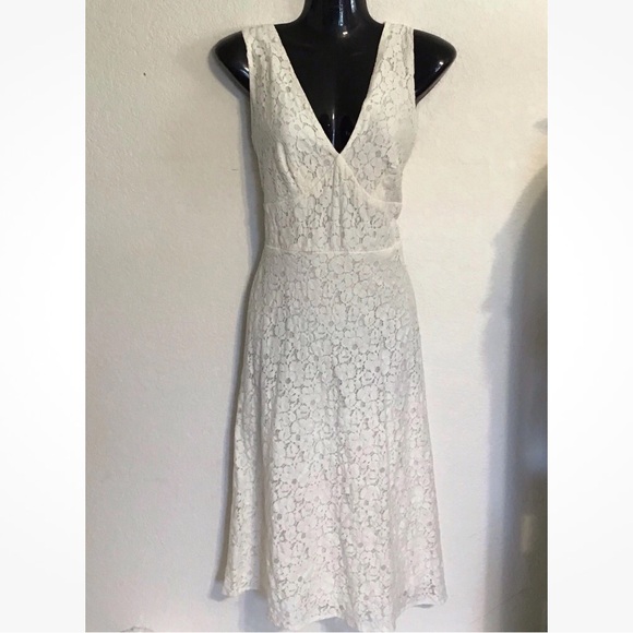 B.i.y.a.y.c.d.a. Women’s sleeveless V-neck lace dress. Size 10 - Picture 8 of 9